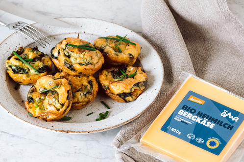 Recipe: Mini Cheese and Spinach Omelette